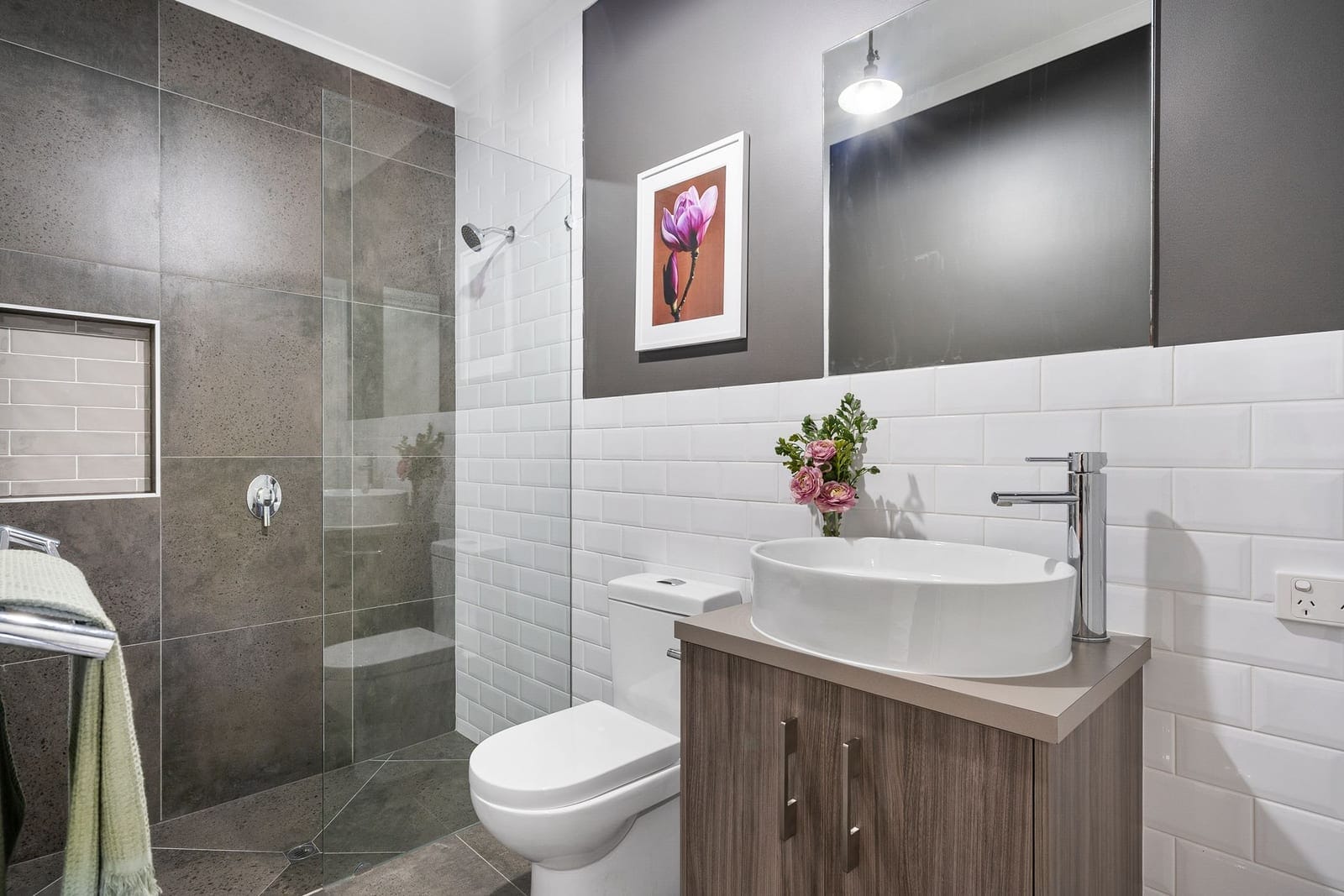 Elegant, Private, Single-Level Family Entertainer on 843sqm