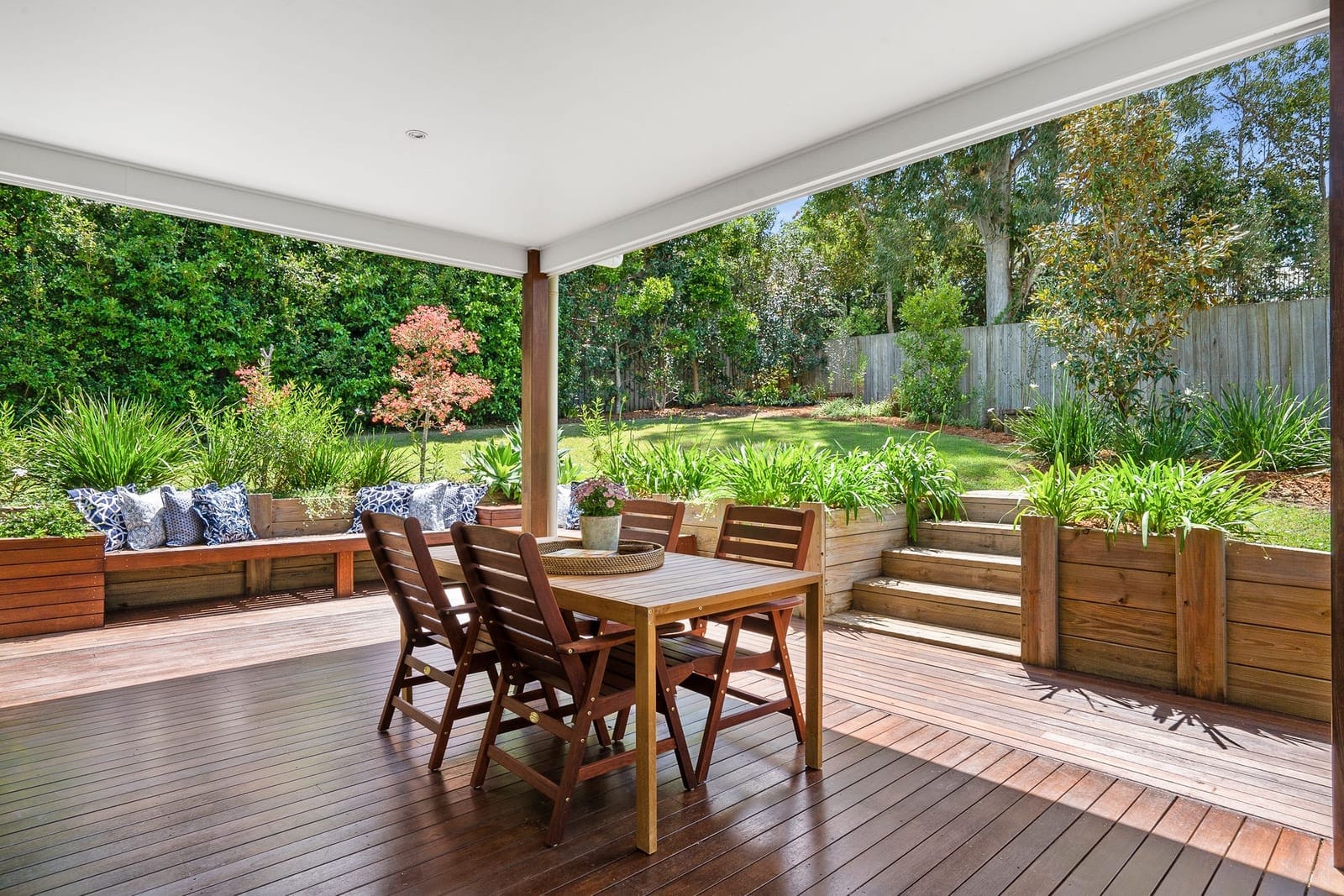 Elegant, Private, Single-Level Family Entertainer on 843sqm