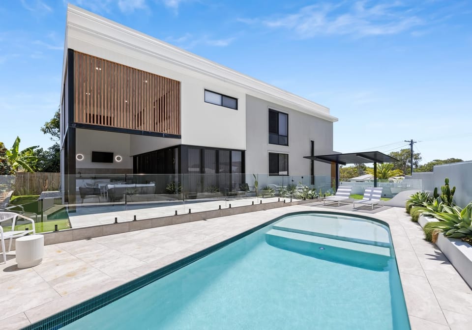 Lifestyle, Luxury, Location