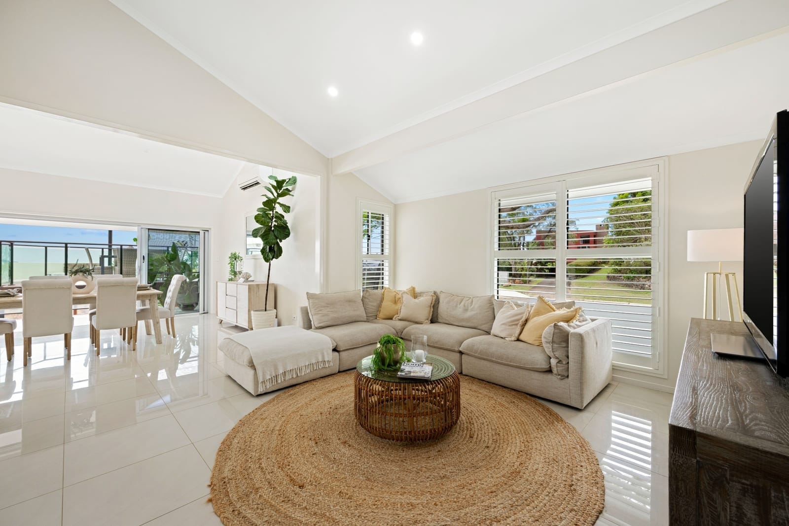 Family-Friendly Entertainer, North-Easterly Views