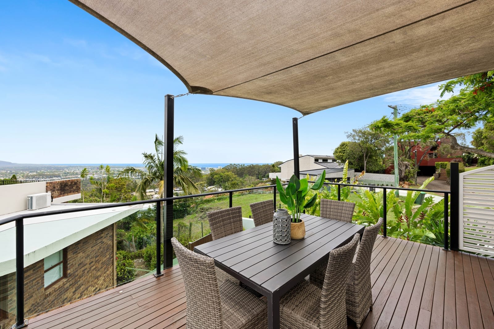 Family-Friendly Entertainer, North-Easterly Views