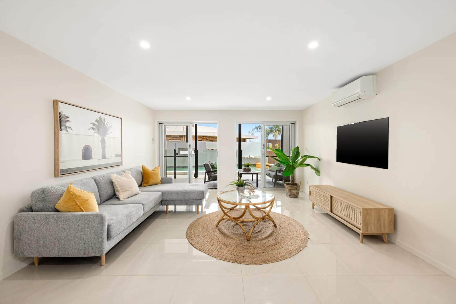 Family-Friendly Entertainer, North-Easterly Views
