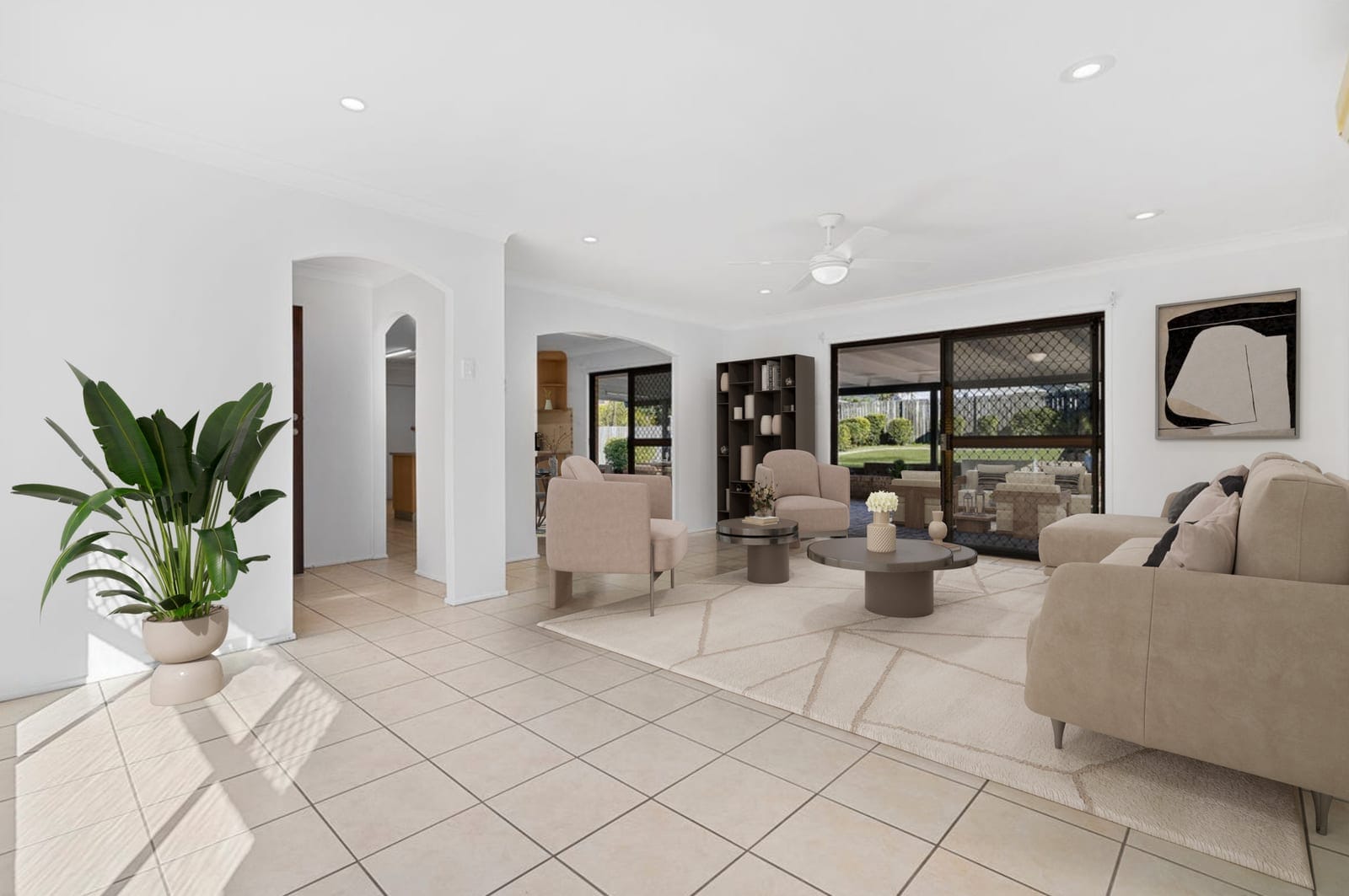 Expansive Lowset Home Near Nature & Golf Course