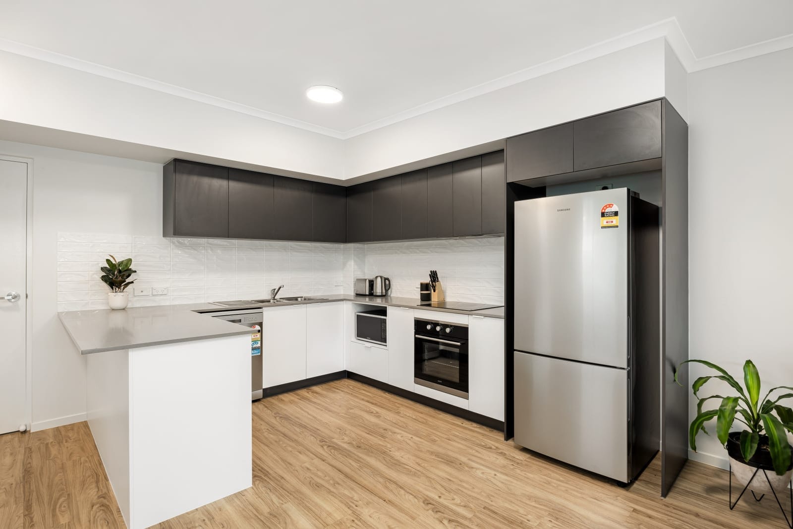 Effortless Investment, Central & Contemporary