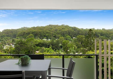 Effortless Investment, Central & Contemporary