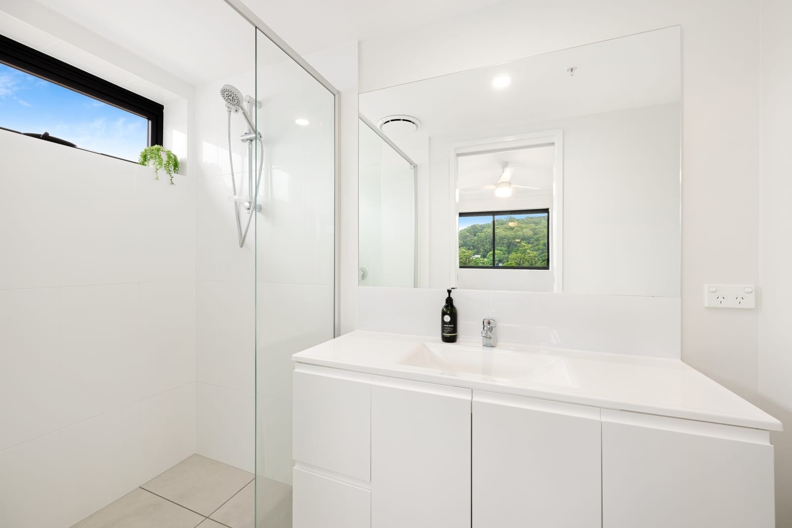 Effortless Investment, Central & Contemporary