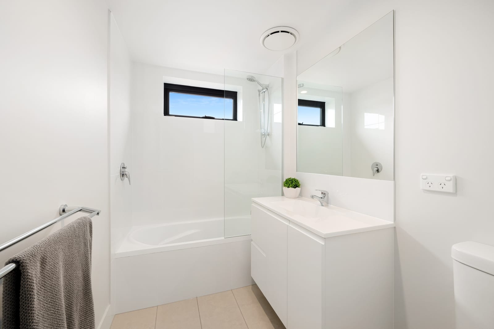 Effortless Investment, Central & Contemporary