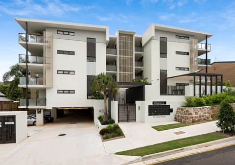 Effortless Investment, Central & Contemporary