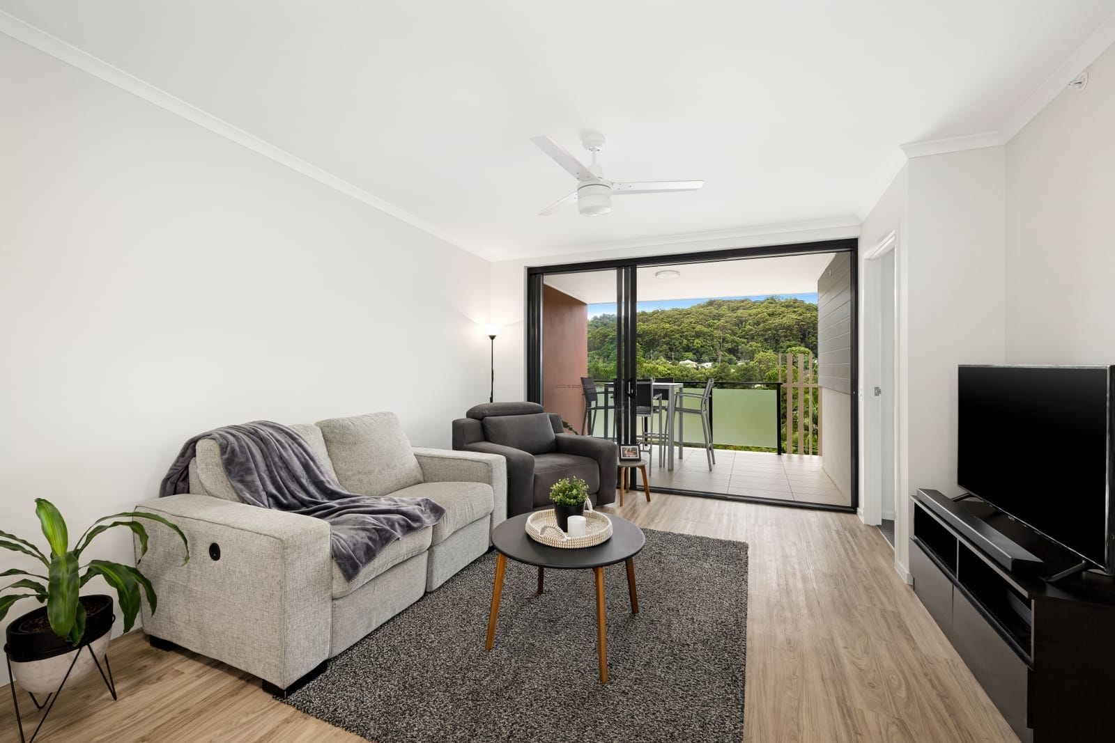 Effortless Investment, Central & Contemporary