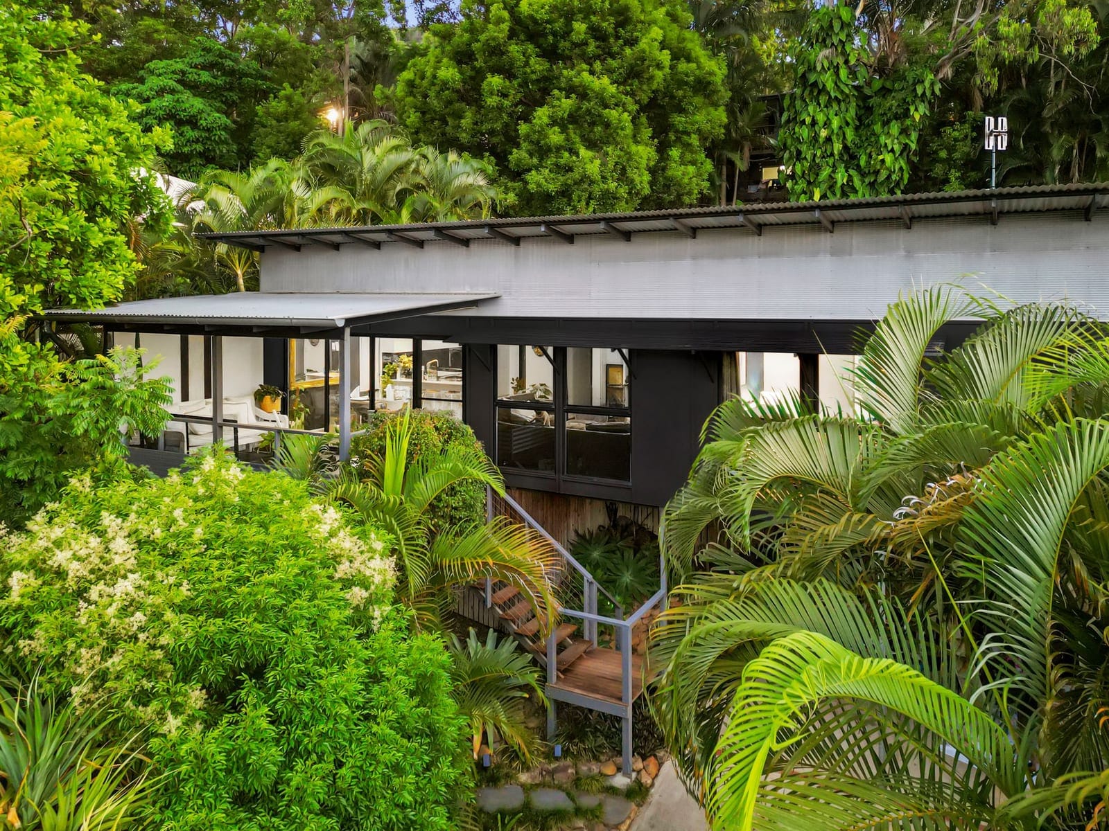 Nature Lovers Hideaway in Coolum Beach