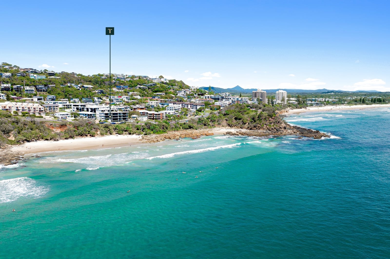 Exquisite Apartment – Prime First Bay Location