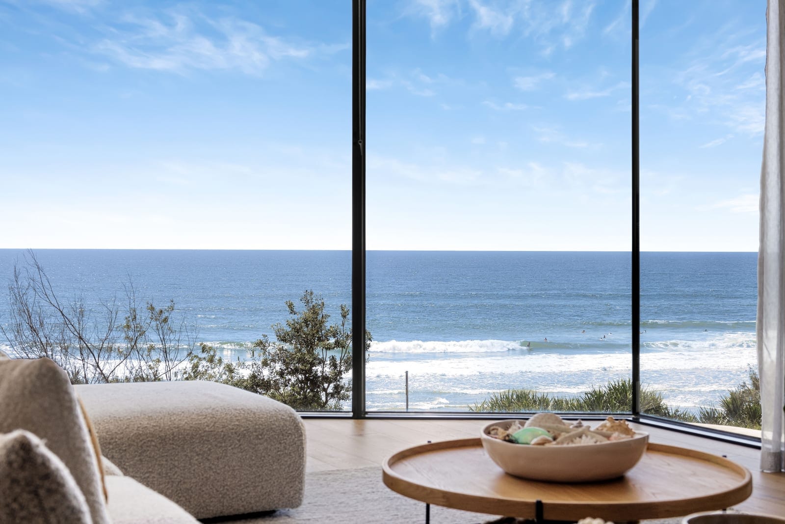 Exquisite Apartment – Prime First Bay Location