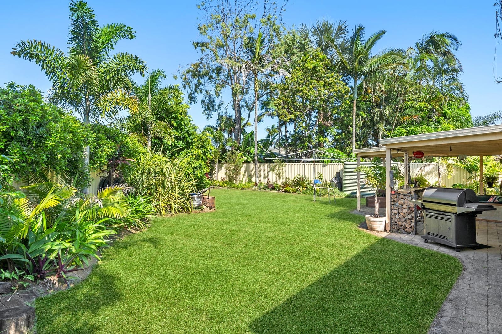 Situated on a generous 715m2 block