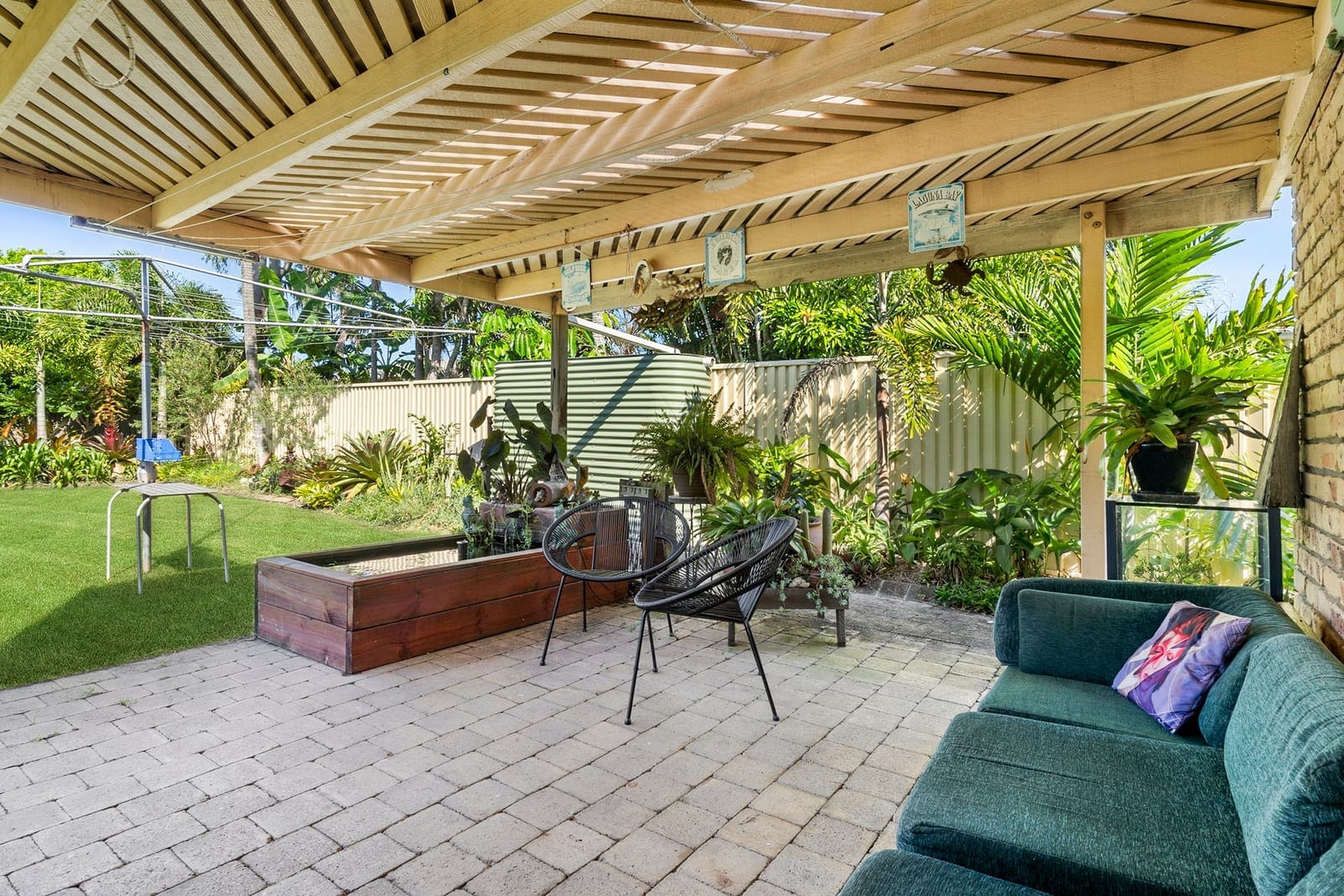 Situated on a generous 715m2 block