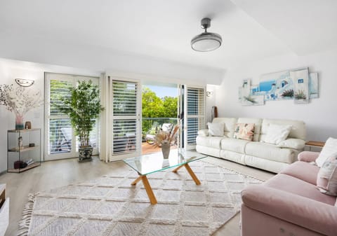 Residential and Commercial Opportunity, 200m to the Beach