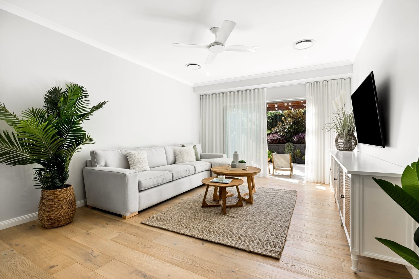 Stunning North Facing Entertainer