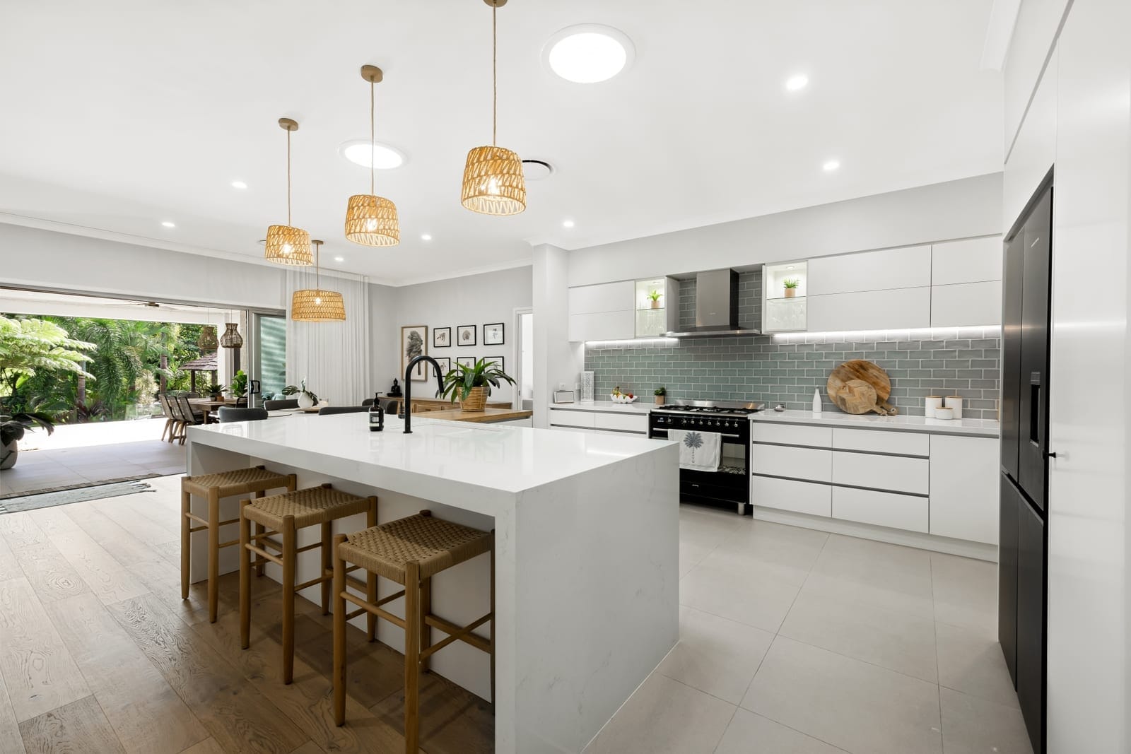 Stunning North Facing Entertainer