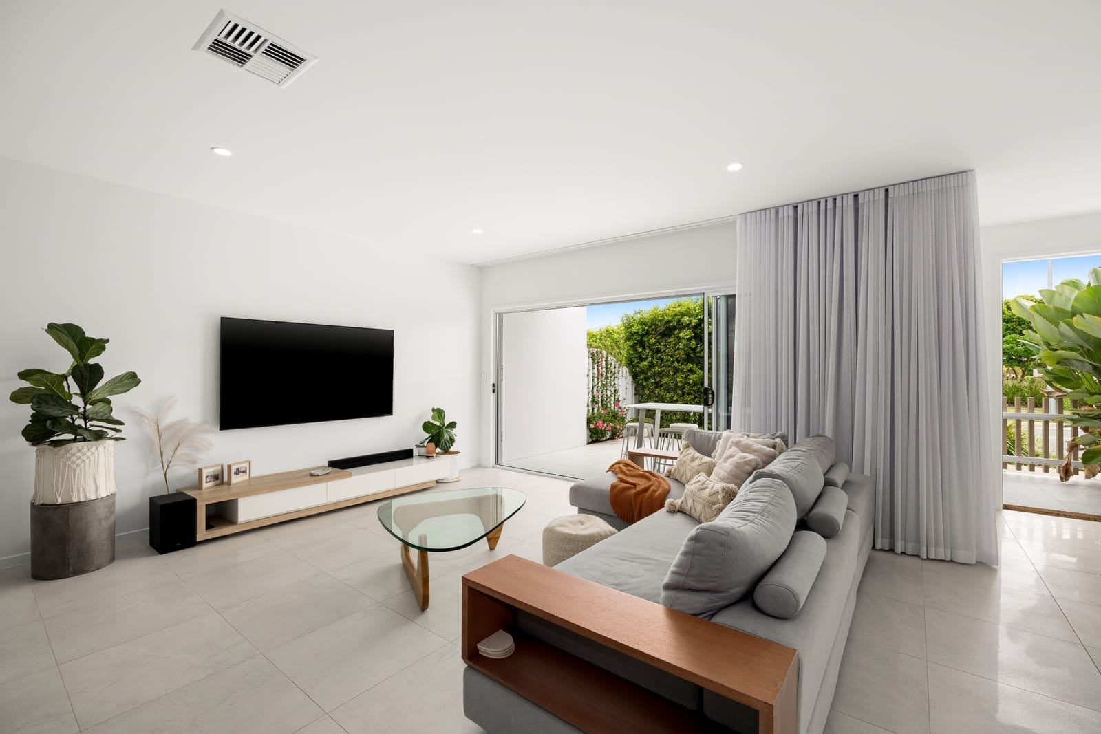 Effortless Living, Contemporary Elegance