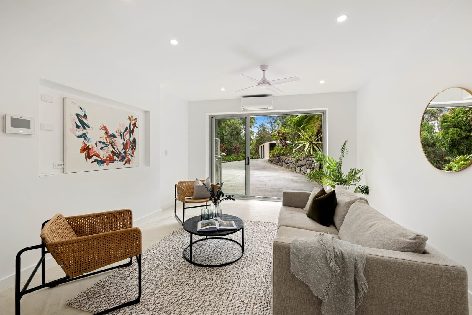 Mons Magic: Private Entertainer with Dual Living