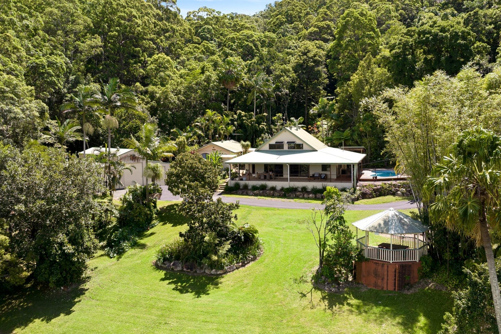 Acreage Sanctuary: Privacy, Peace, Dual Living