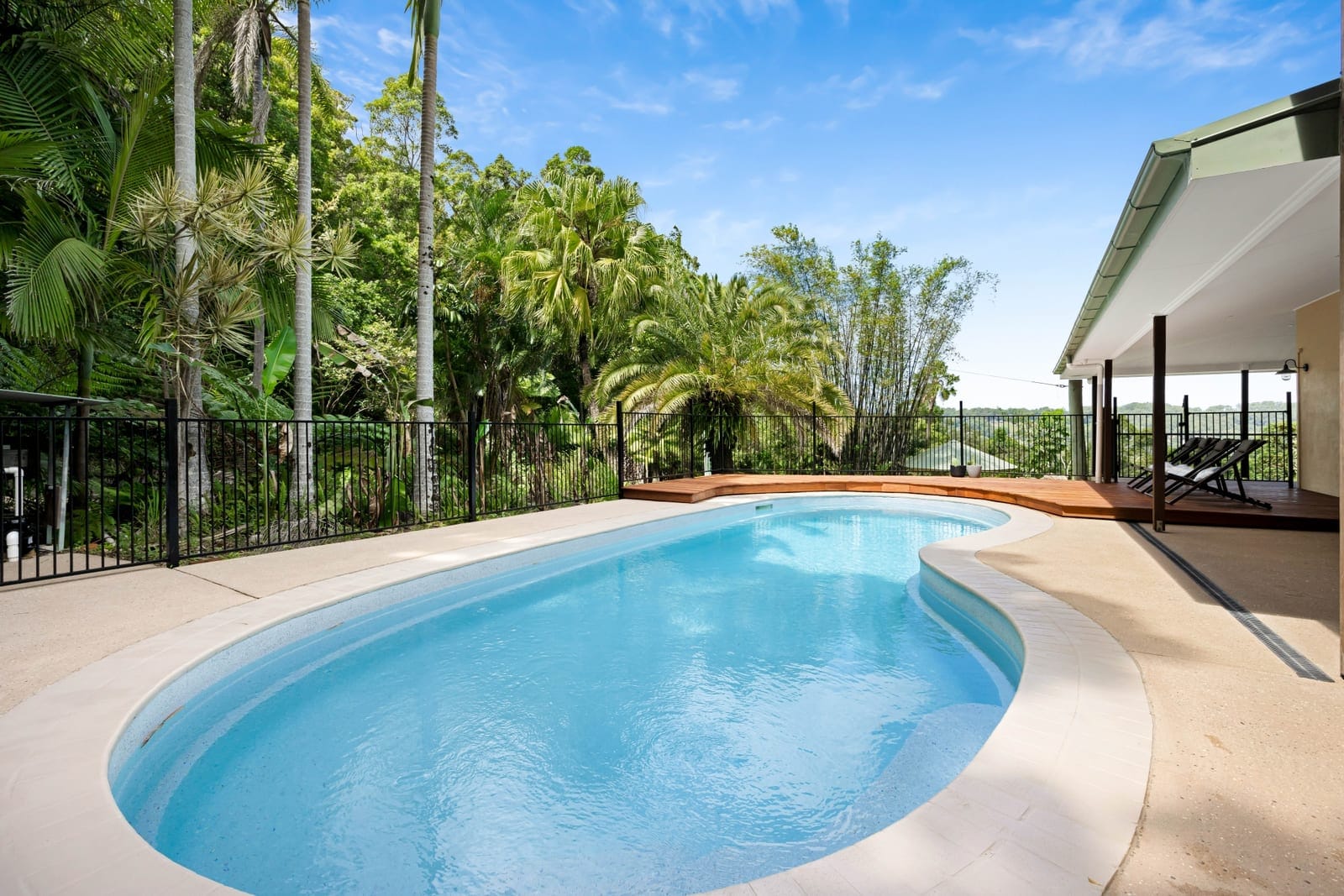 Acreage Sanctuary: Privacy, Peace, Dual Living