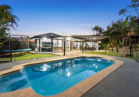 Move the Family to Beautiful Buderim!
