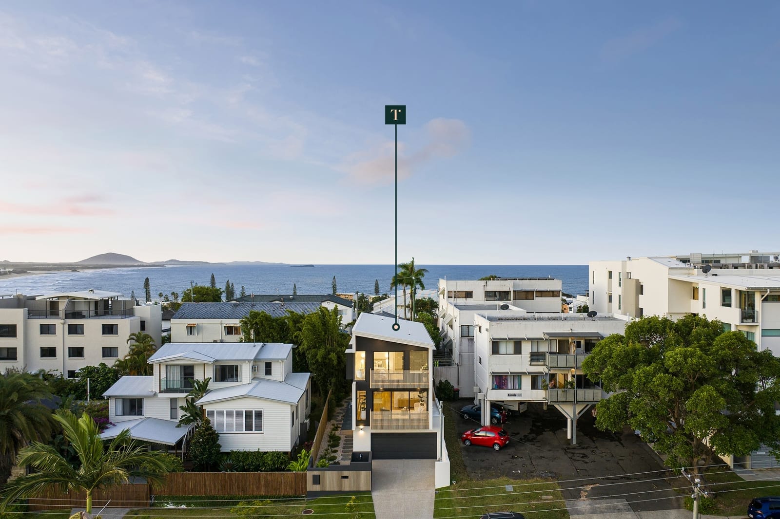 Elevation, Presentation, Location