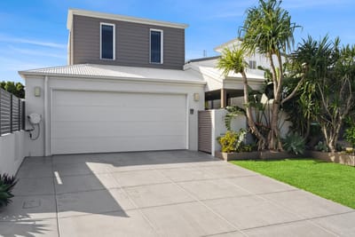 Island Entertainer – 800m to the Beach