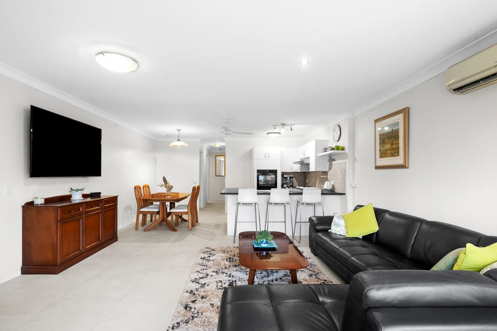 Renovated North Facing Apartment with Water Views