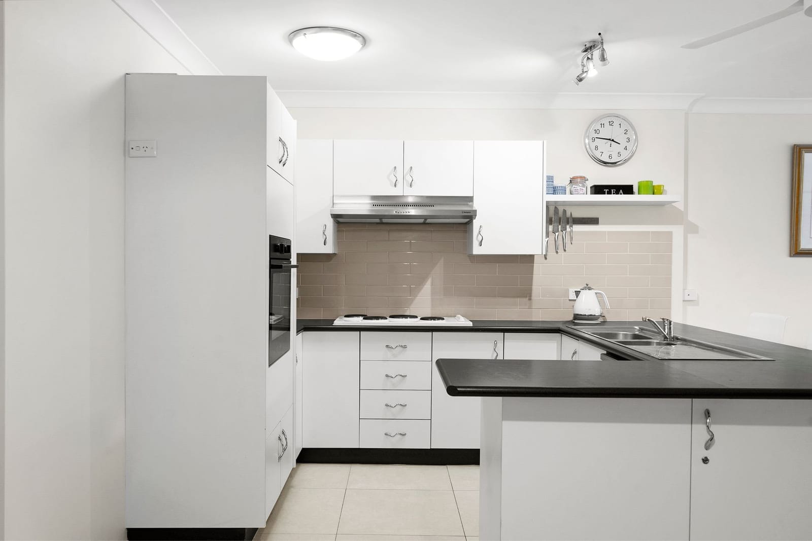 Renovated North Facing Apartment with Water Views