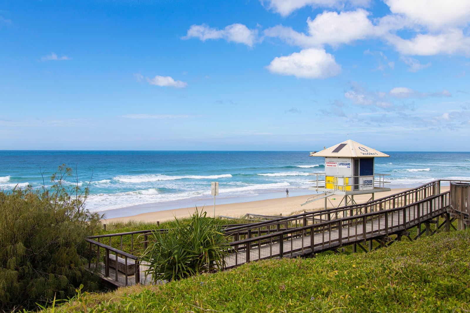 Immaculate Queenslander, 400m to Beach
