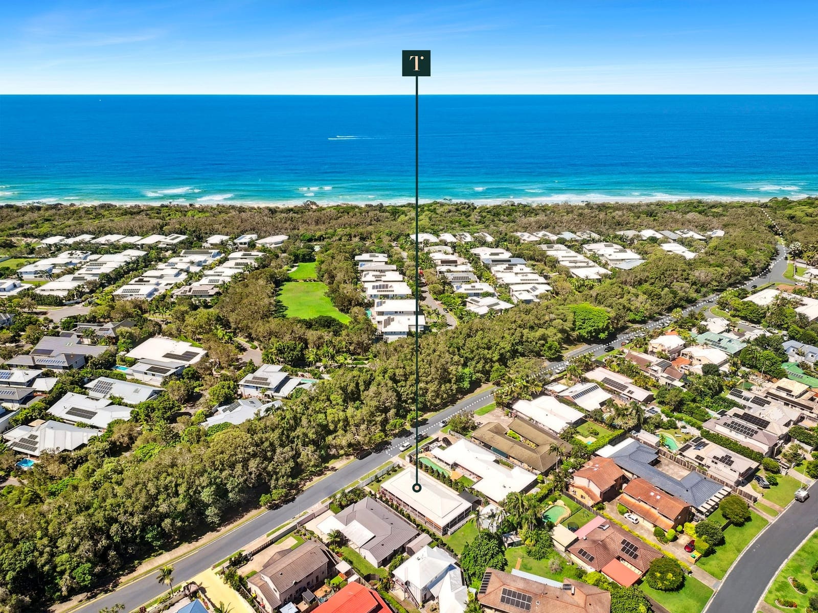 Immaculate Queenslander, 400m to Beach