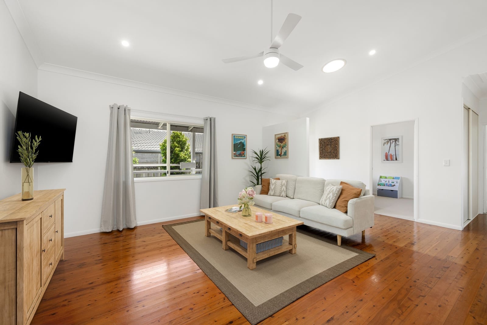 Immaculate Queenslander, 400m to Beach