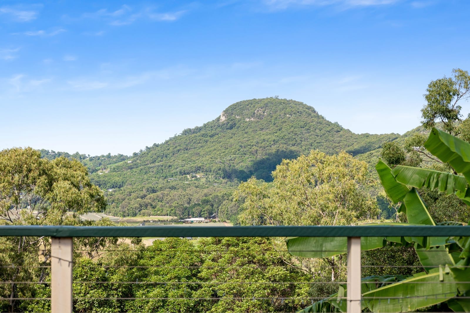 Lifestyle Acreage: Mountain Views, Northerly Splendour