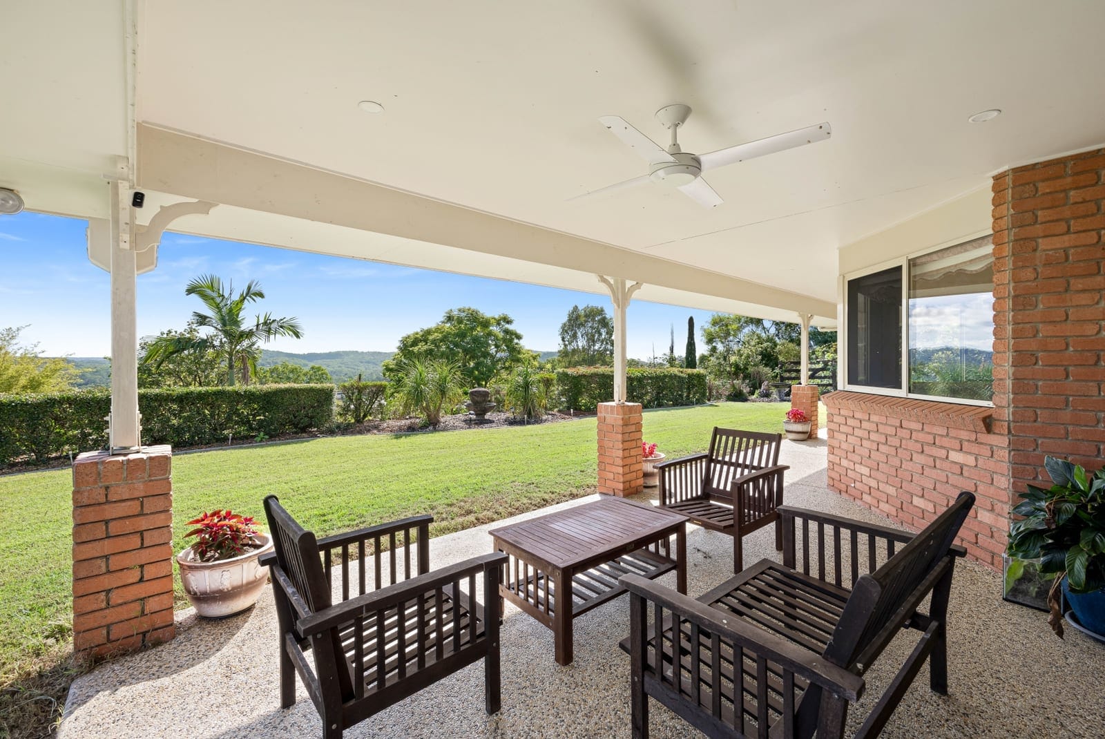 Lifestyle Acreage: Mountain Views, Northerly Splendour