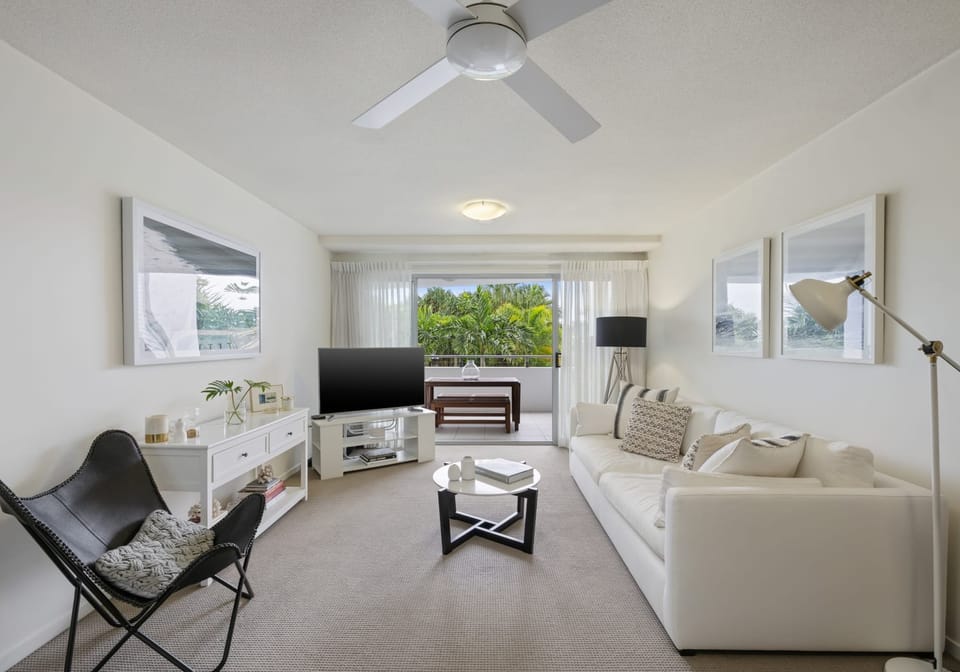 Island Lifestyle, Coastal Convenience