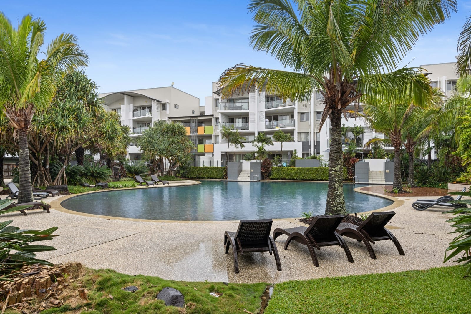 Island Lifestyle, Coastal Convenience