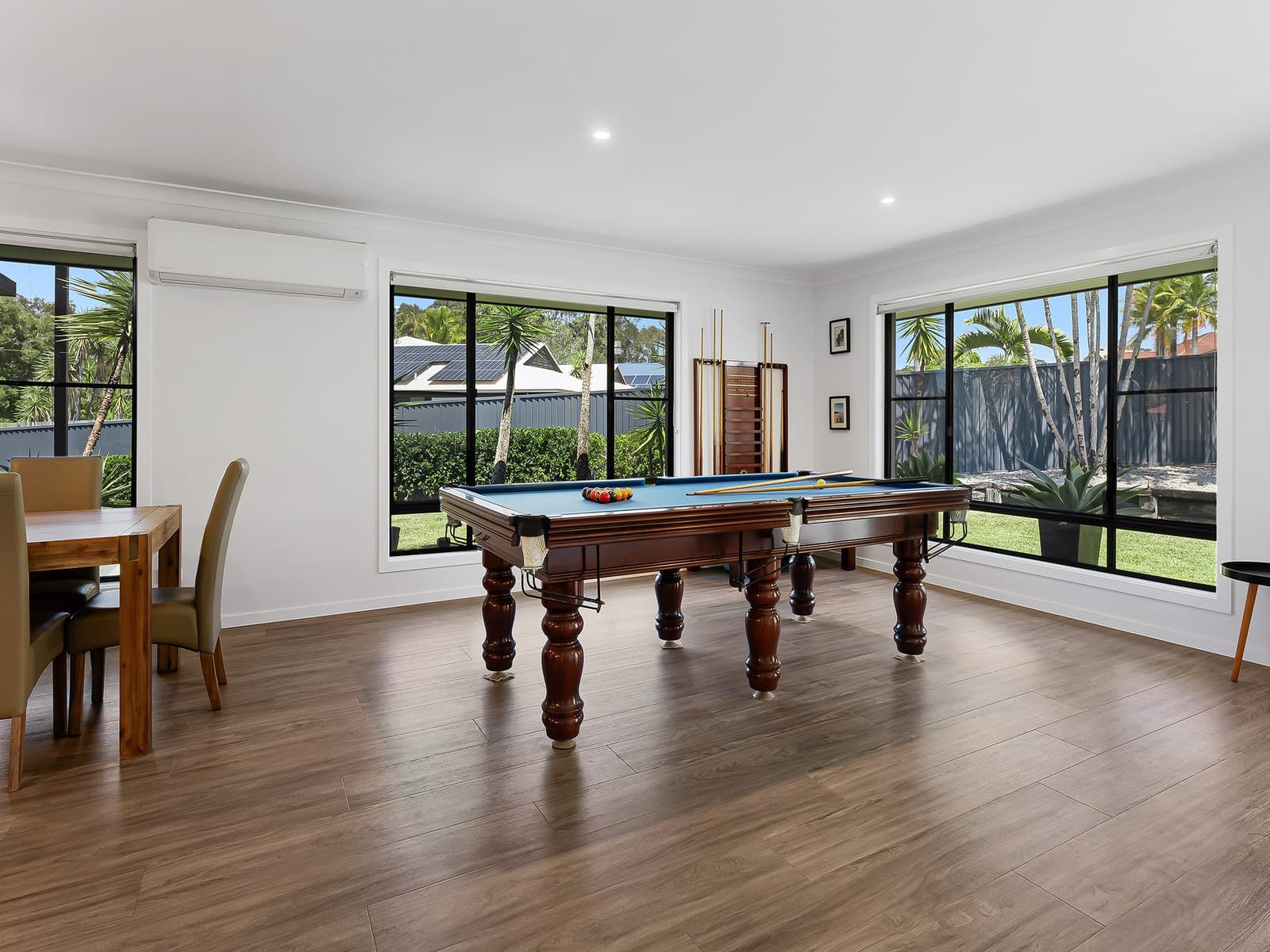 Family Entertainer In Timberdale Estate