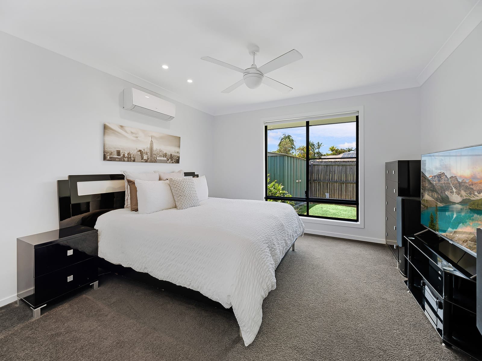 Family Entertainer In Timberdale Estate