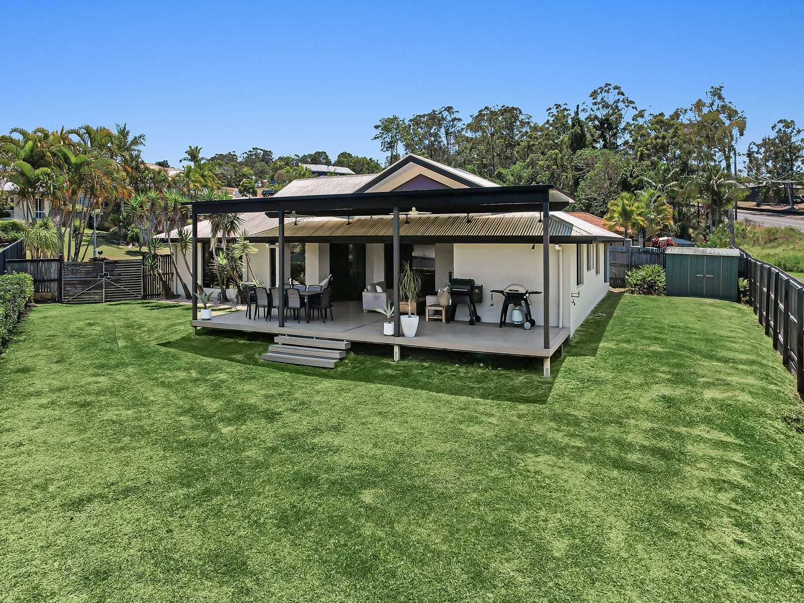 Family Entertainer In Timberdale Estate