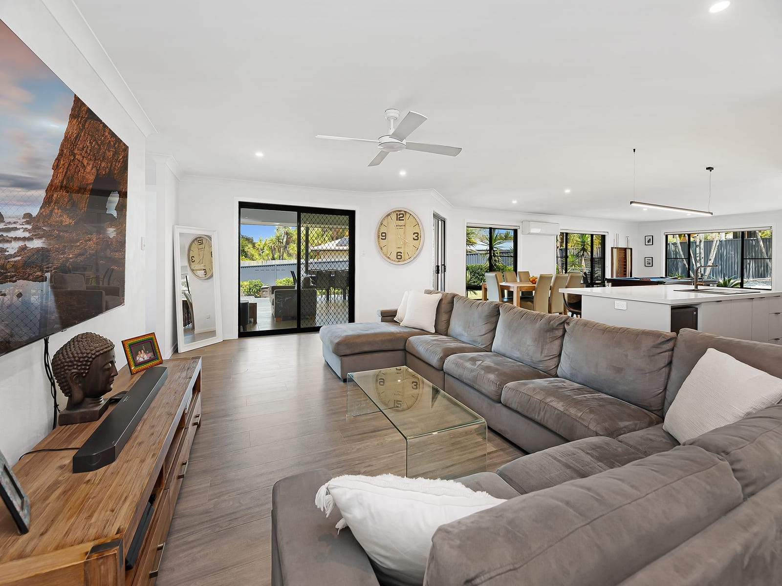 Family Entertainer In Timberdale Estate