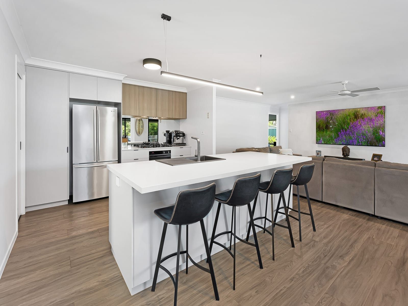 Family Entertainer In Timberdale Estate
