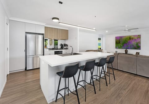 Family Entertainer In Timberdale Estate
