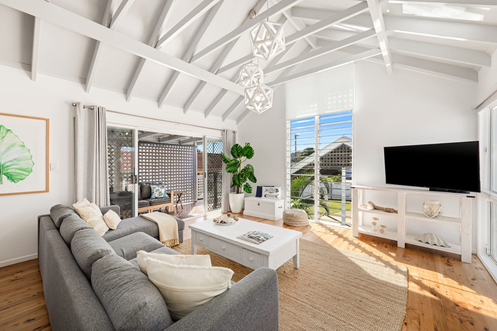 A Coastal Sanctuary for Serene Living and Beachside Luxury