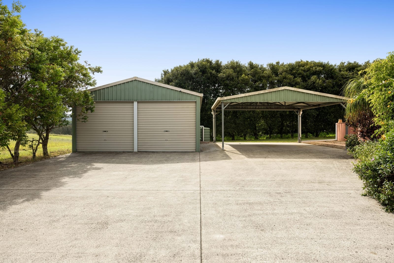 Parklike Acreage: Mountain Views, Subdivision Potential!