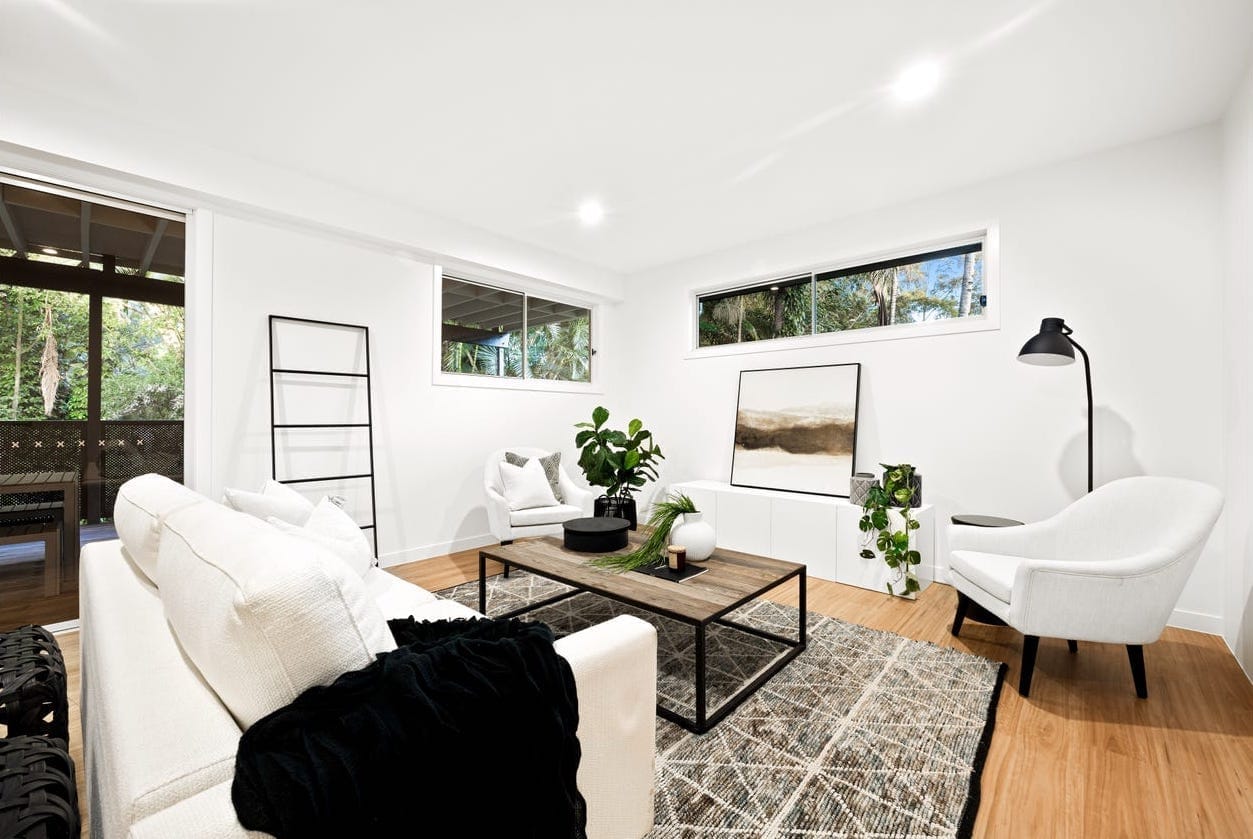Luxurious and Contemporary Acreage Living