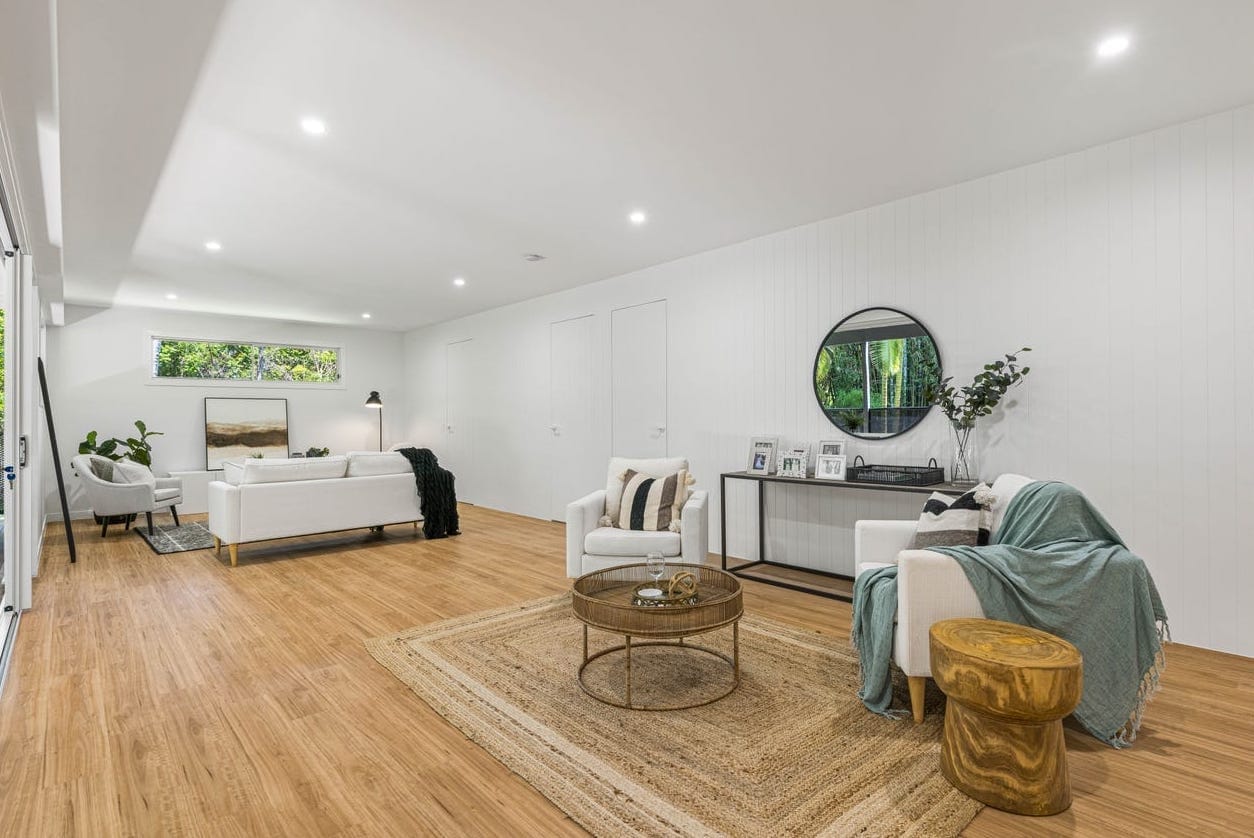 Luxurious and Contemporary Acreage Living