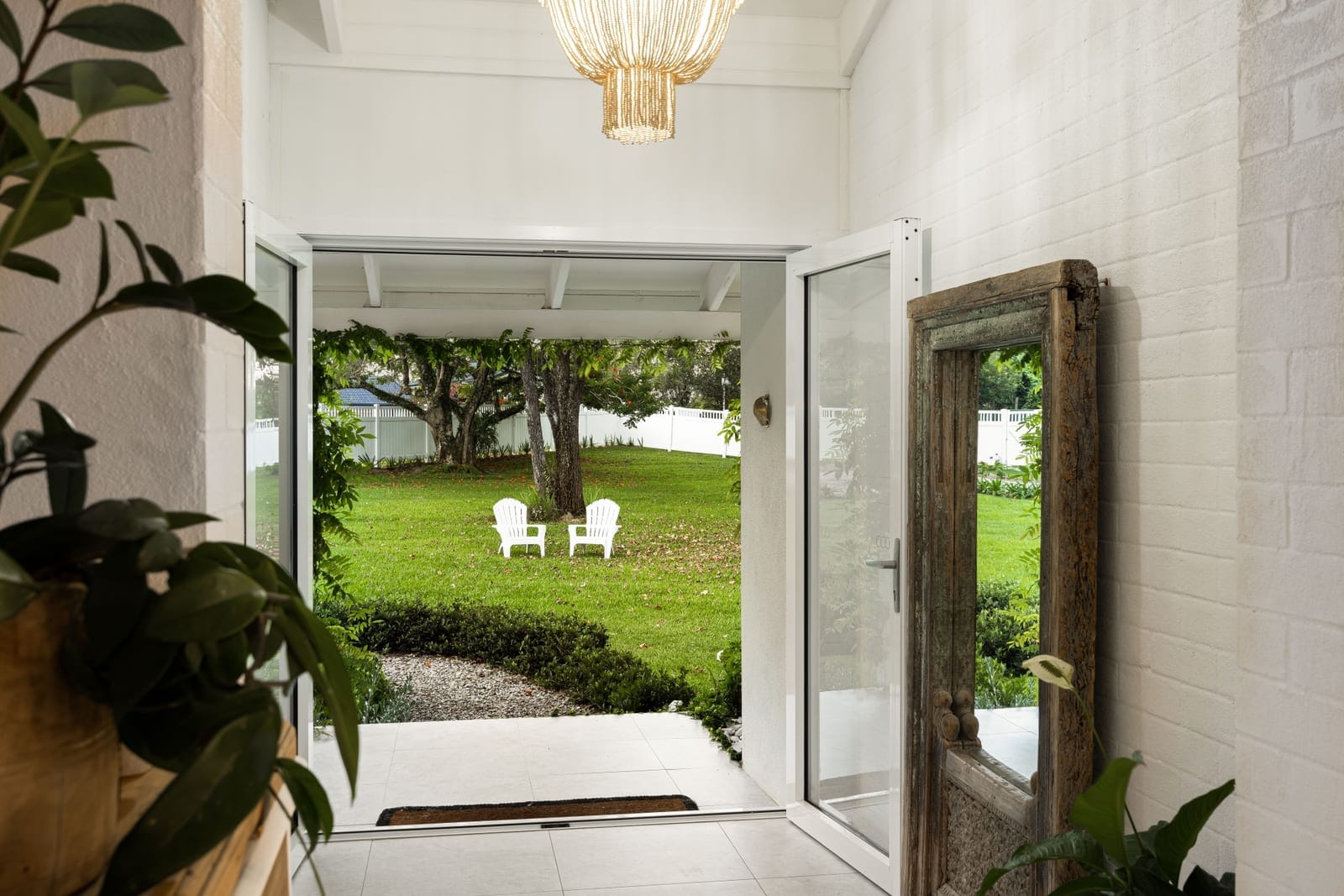 Elegant Homestead on 1½ Parklike Acres