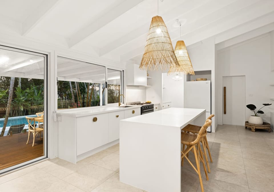 Elegant Homestead on 1½ Parklike Acres