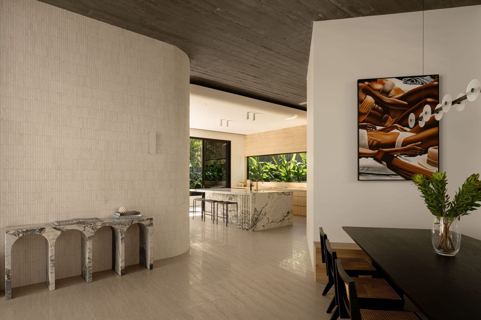 Bespoke Buddina Designer Masterpiece: 100m to Beach